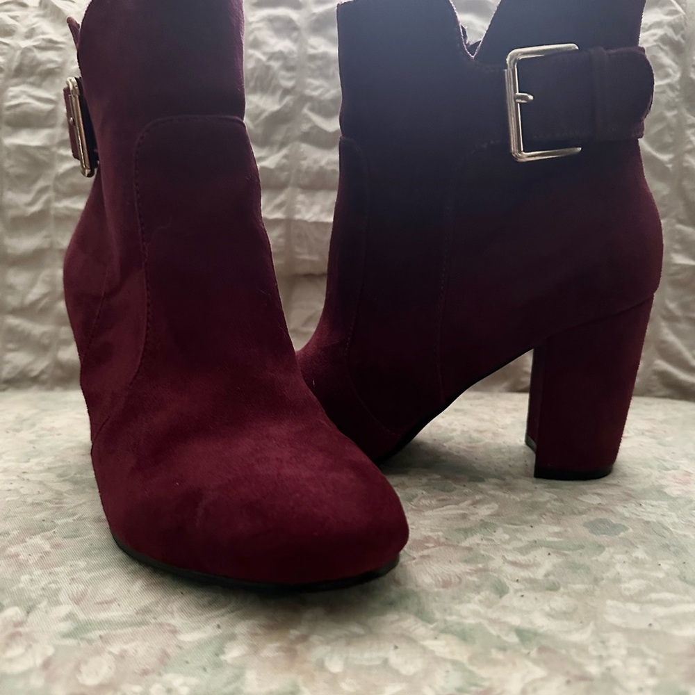 Diba suede burgundy ankle boots